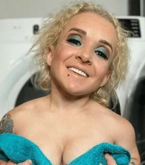 2 Foot Stripper Earns 6 Figures On Onlyfans - The 🐰 Agency